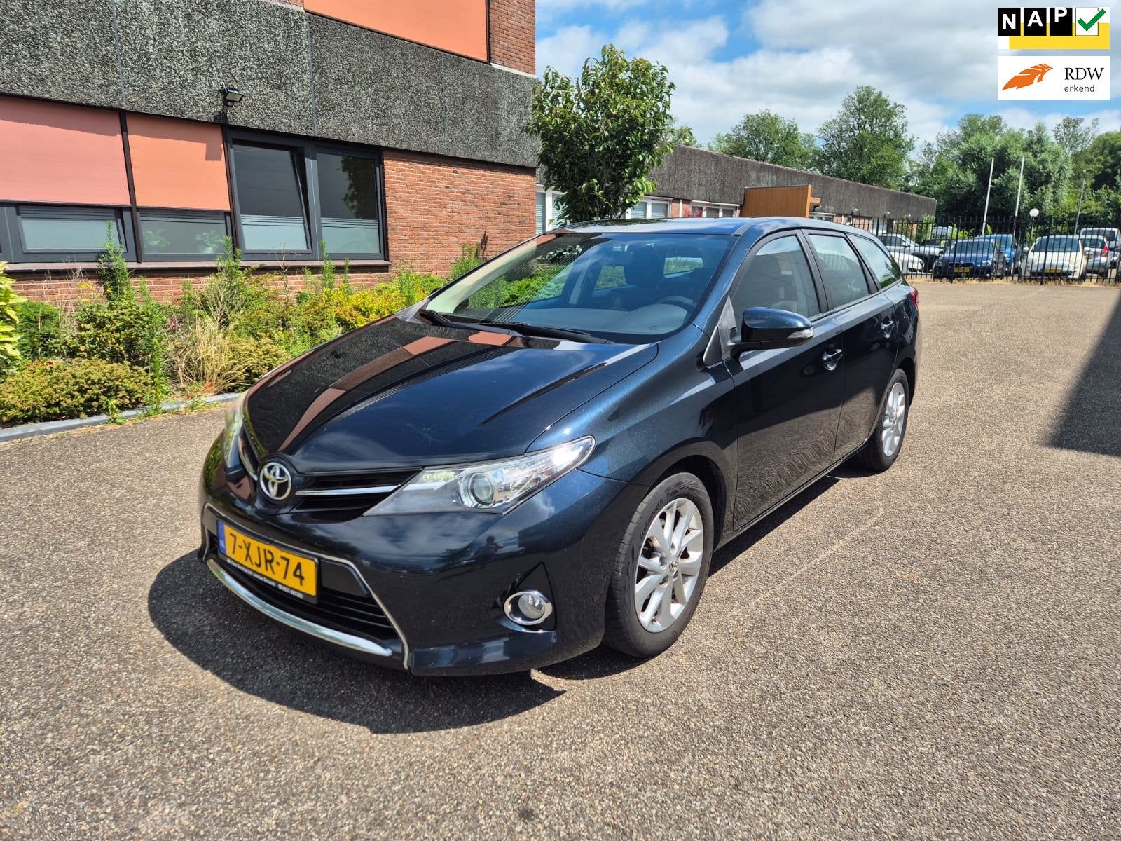 Toyota Auris Touring Sports 1.3 Now Airco |Boekjes|Trekhaak|, Voorwielaandrijving, Euro 5, Gebruikt, 4 cilinders