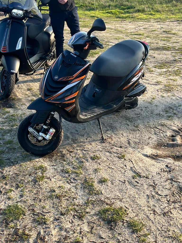 Zip sp h2o 125cc, Fietsen en Brommers, Scooters | Piaggio, Zo goed als nieuw, Zip, Benzine, Ophalen