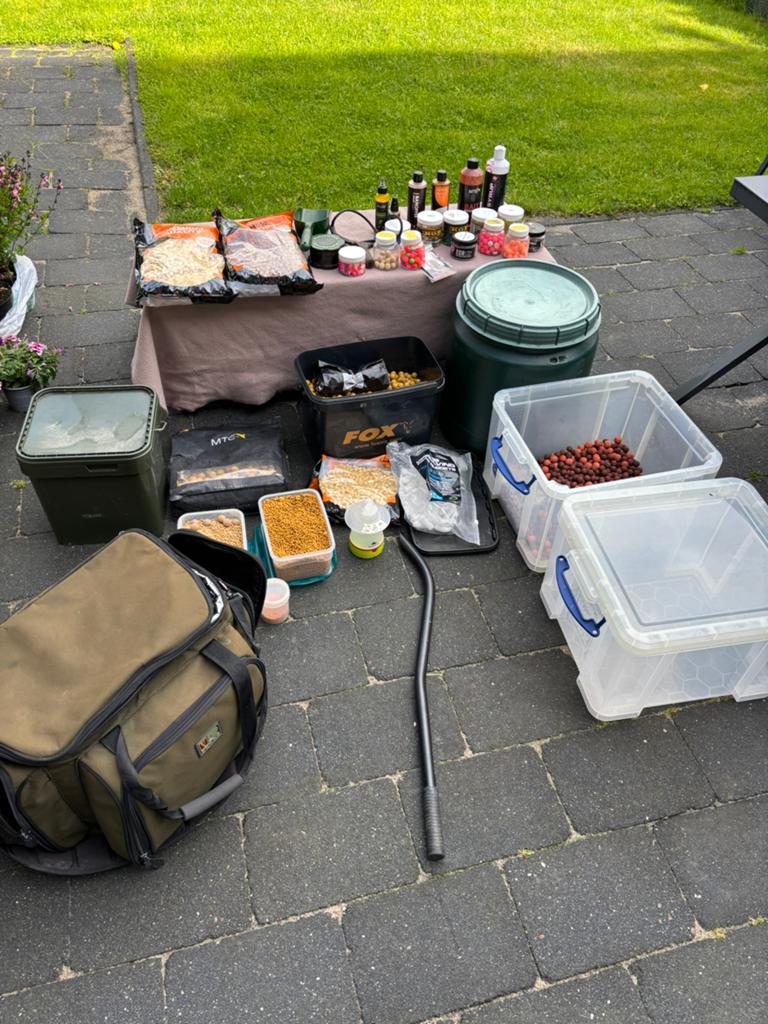 Partij Aas en voer incl toebehoren, fox korda mtc popups, Ophalen, Gebruikt