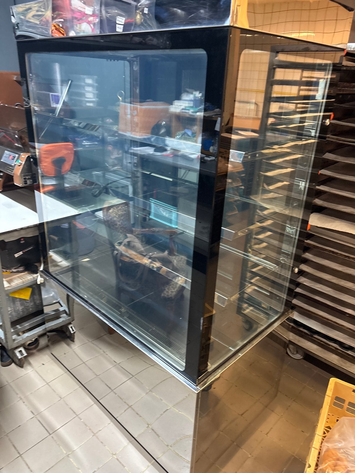 Vitrine defect koelt niet goed., Witgoed en Apparatuur, Koelkasten en IJskasten, Ophalen