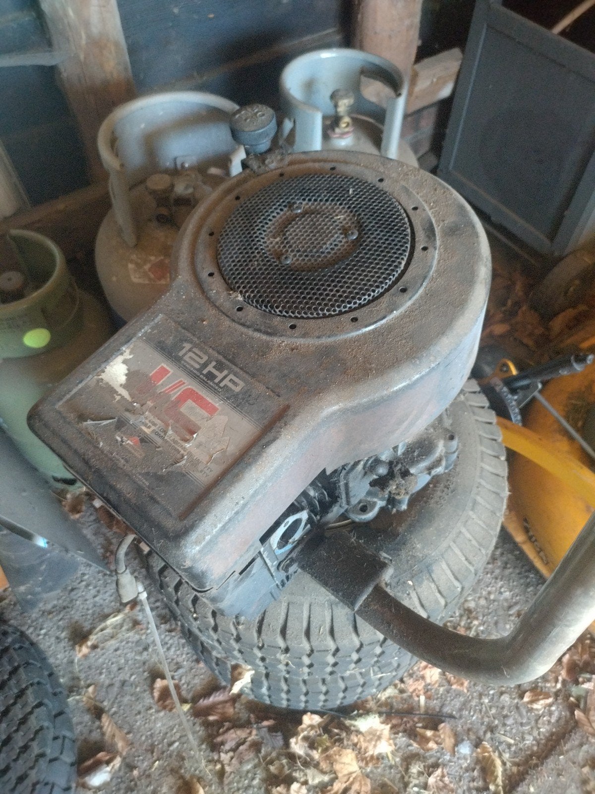 12 pk Briggs and Stratton motor, Ophalen of Verzenden, Gebruikt, 50 cm of meer
