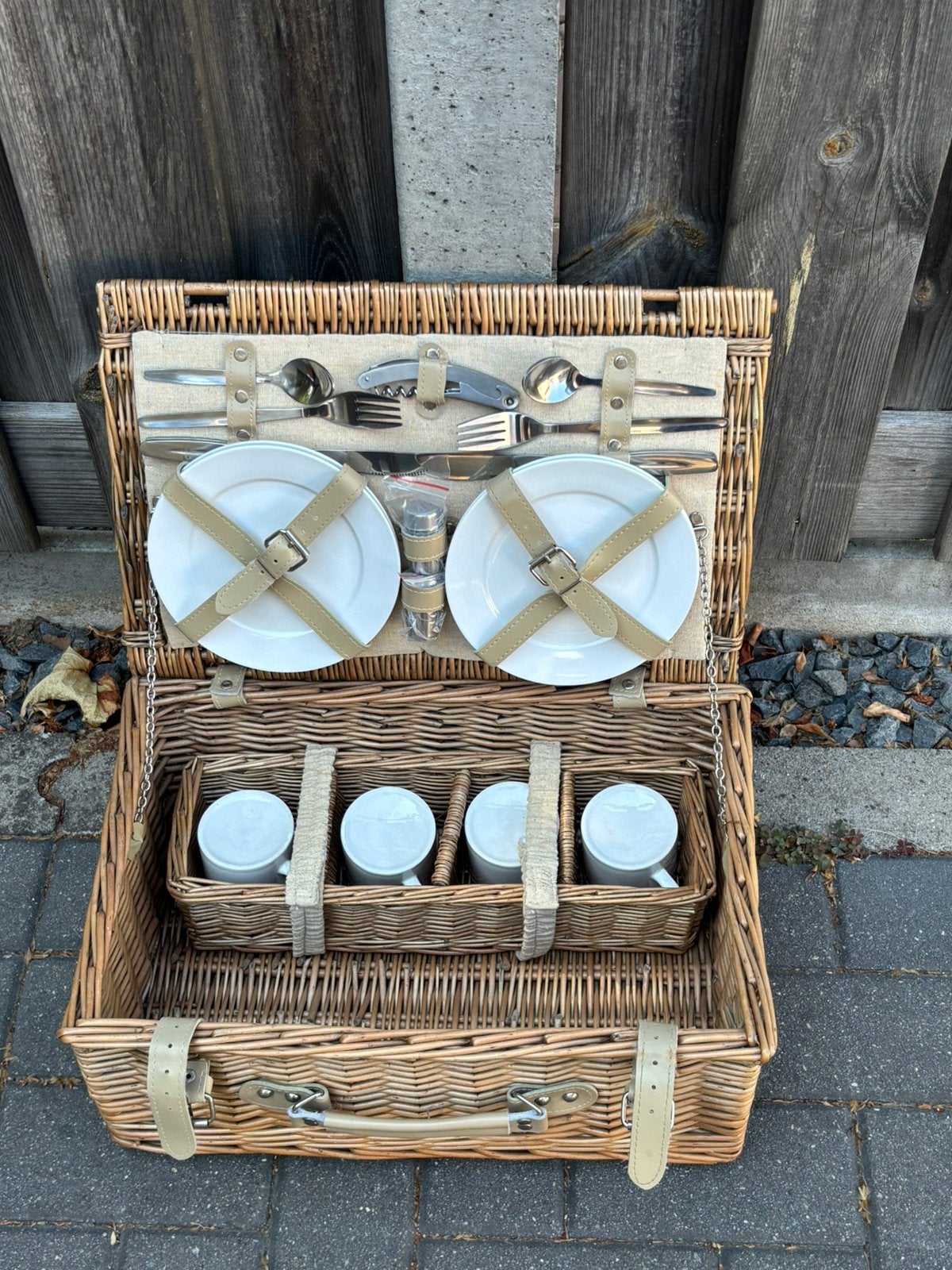 Rieten picknickmand 4 personen, Ophalen, Zo goed als nieuw
