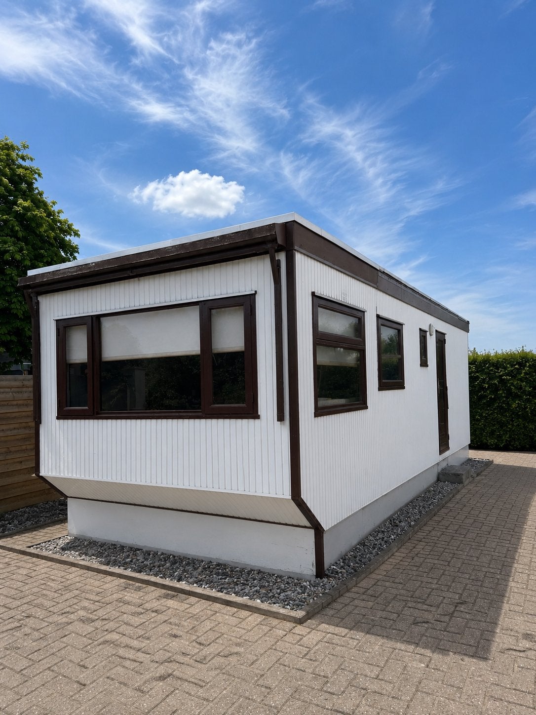 Stacaravan 8x3m met 2 slaapkamers en badkamer, Vast bed, Rondzit, 7 tot 8 meter, Particulier
