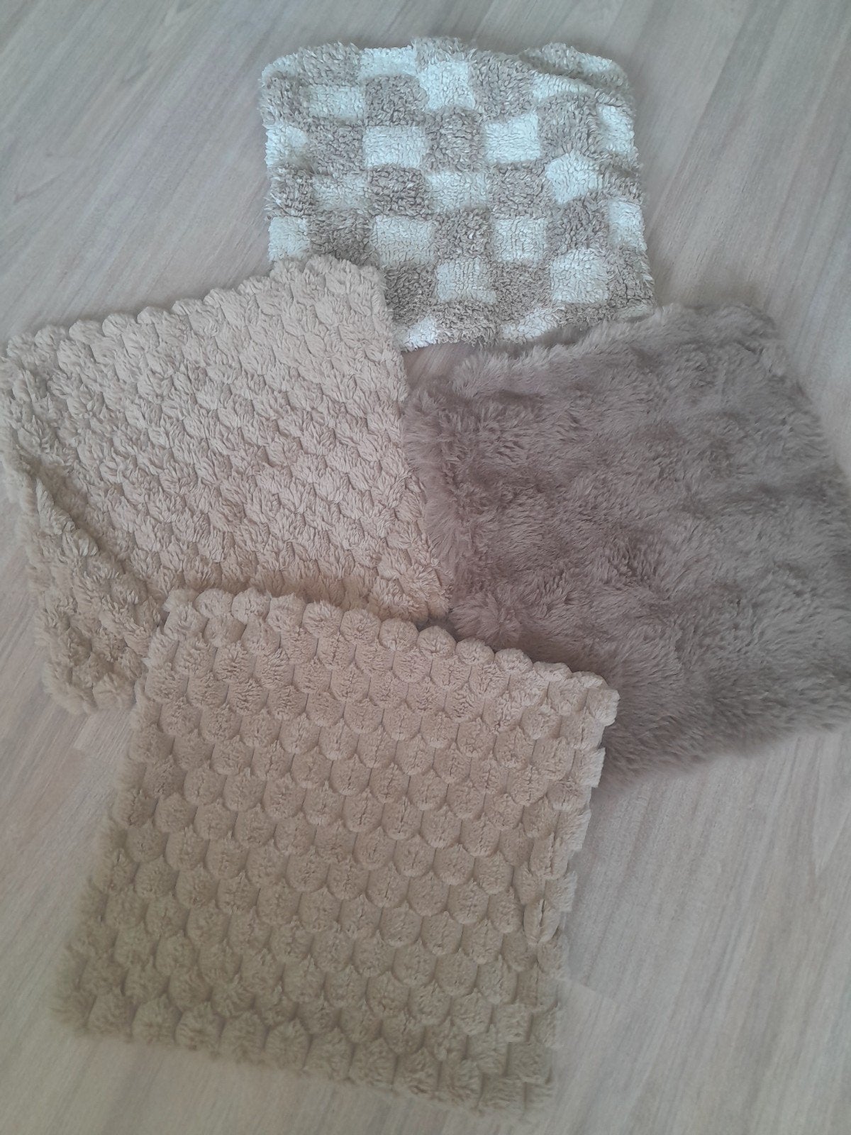 bruin/beige kussenhoezen, Huis en Inrichting, Beige, Zo goed als nieuw, Vierkant, Kussenhoes