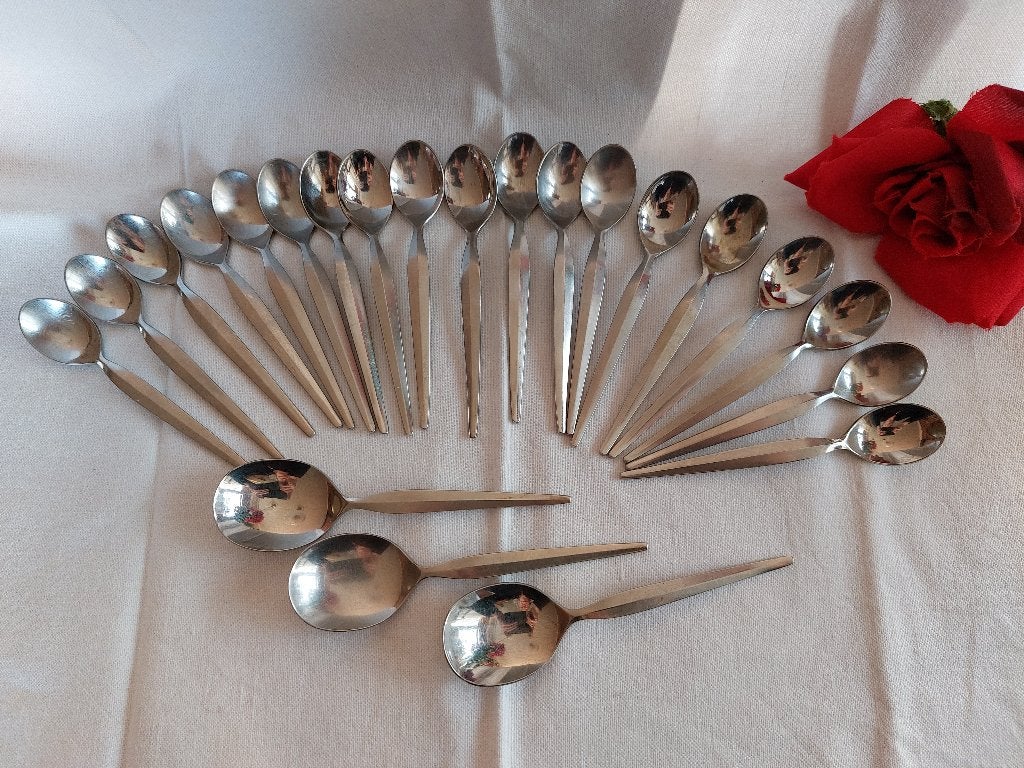 Van Nelle 18-10 ~ 14 theelepeltjes 1 dessertlepeltje VINTAGE, Antiek en Kunst, Verzenden