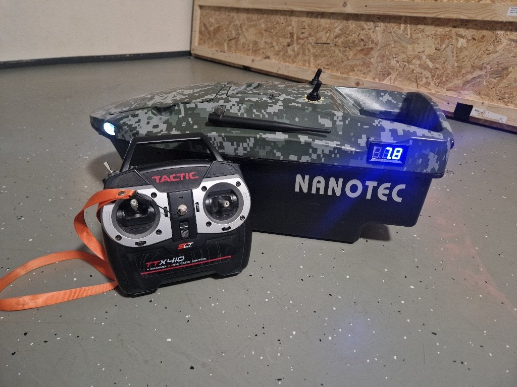 NANOTEC PRO voerboot zie ook al mijn advertenties, Watersport en Boten, Hengelsport | Karpervissen, Ophalen, Zo goed als nieuw