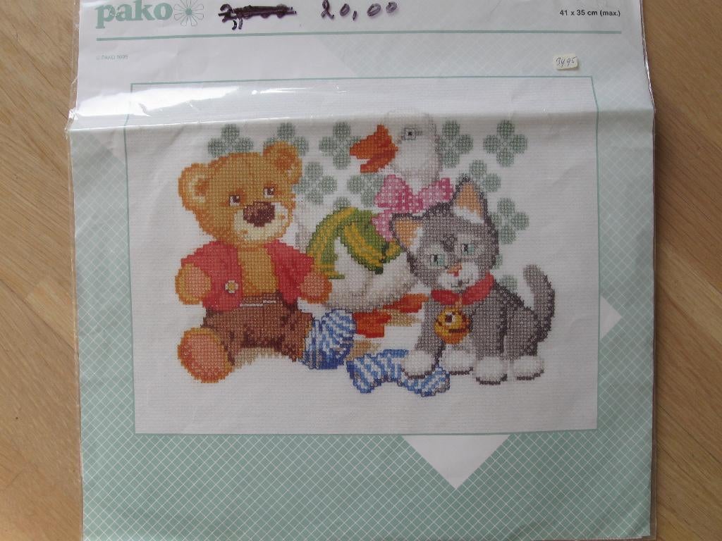 Pako pakket met beer en poes zie fotos, Hobby en Vrije tijd, Ophalen of Verzenden, Nieuw, Handborduren, Borduurpakket