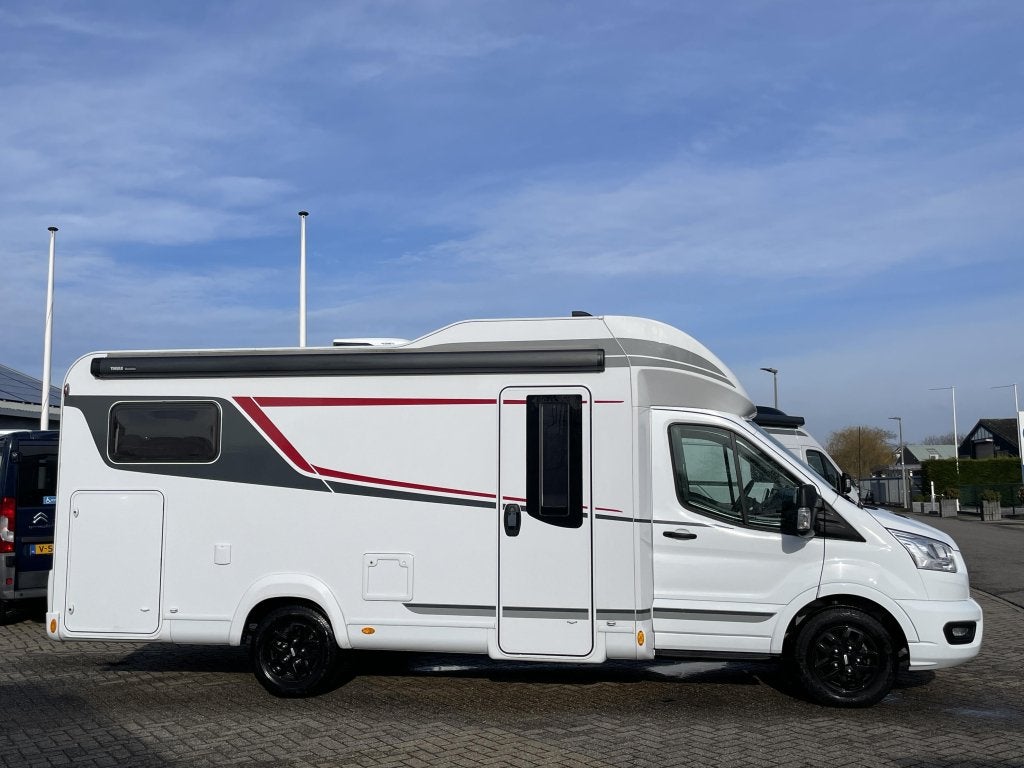 LMC Tourer Lift H 664 G AIRCO/FIETSENDRAGER/NAVI, Caravans en Kamperen, Campers, Automaat, Standaard zit, Ringverwarming, Luifel