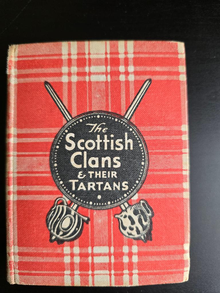 Scottish Clans & Their Tartans, Ophalen of Verzenden, Gelezen, Non-fictie