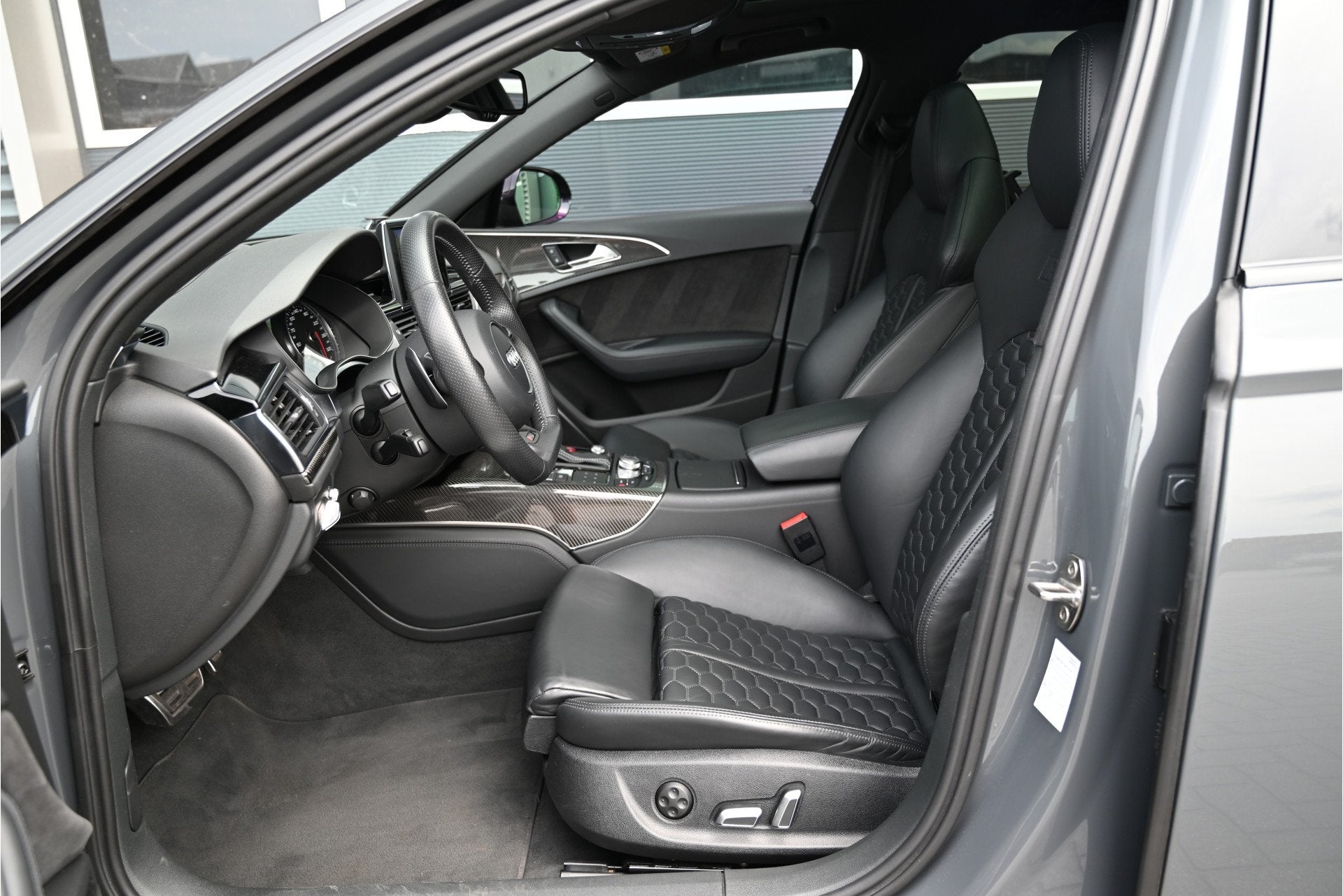 Audi RS6 Avant 4.0 TFSI QUATTRO PERFORMANCE 605 PK / PANO /, Auto's, Gebruikt, Adaptive Cruise Control, 3993 cc, 5 stoelen