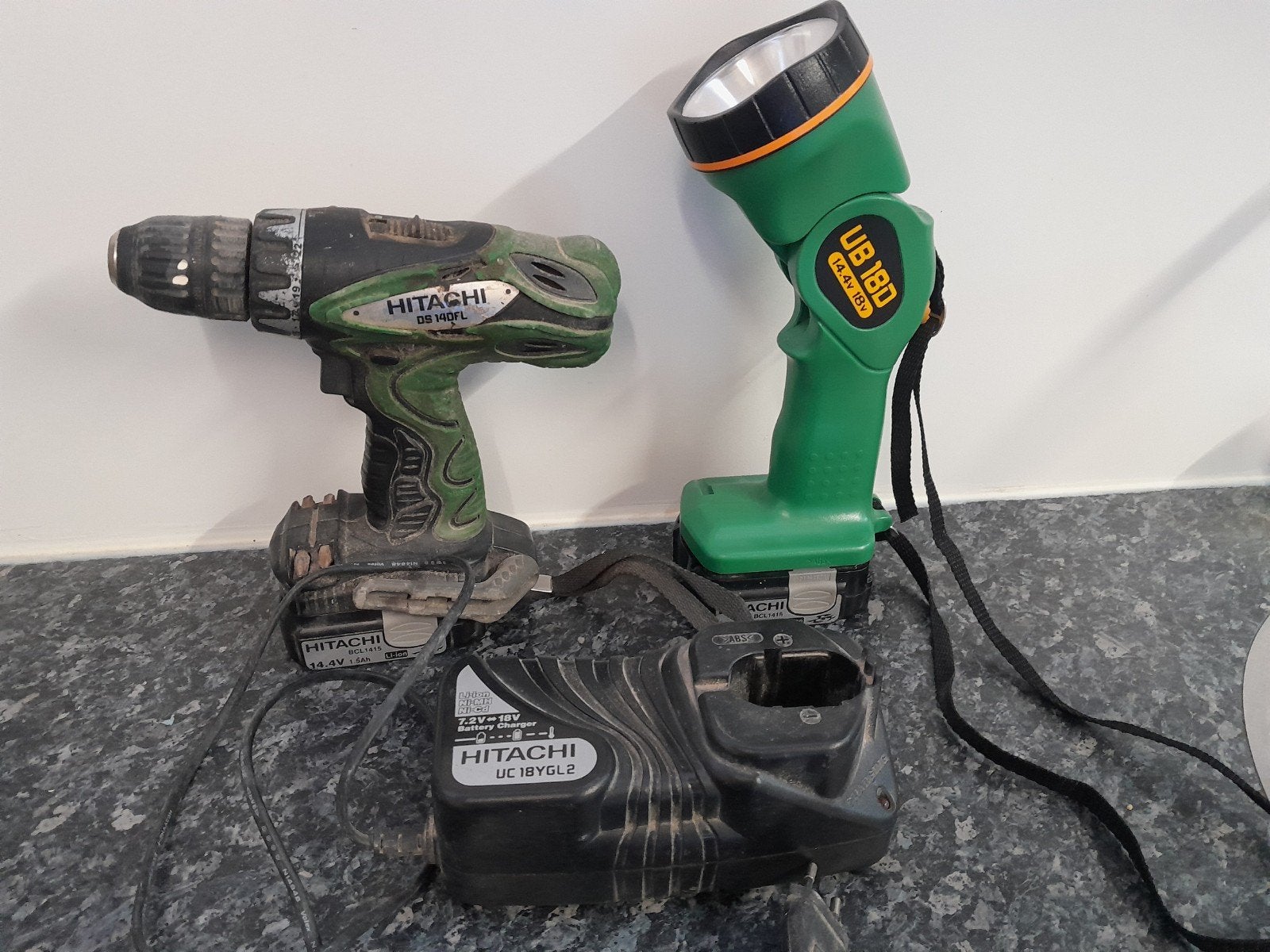 hitachi boor-schroef machine met lamp, Ophalen of Verzenden, Gebruikt, Minder dan 400 watt, Boor- en Schroefmachine