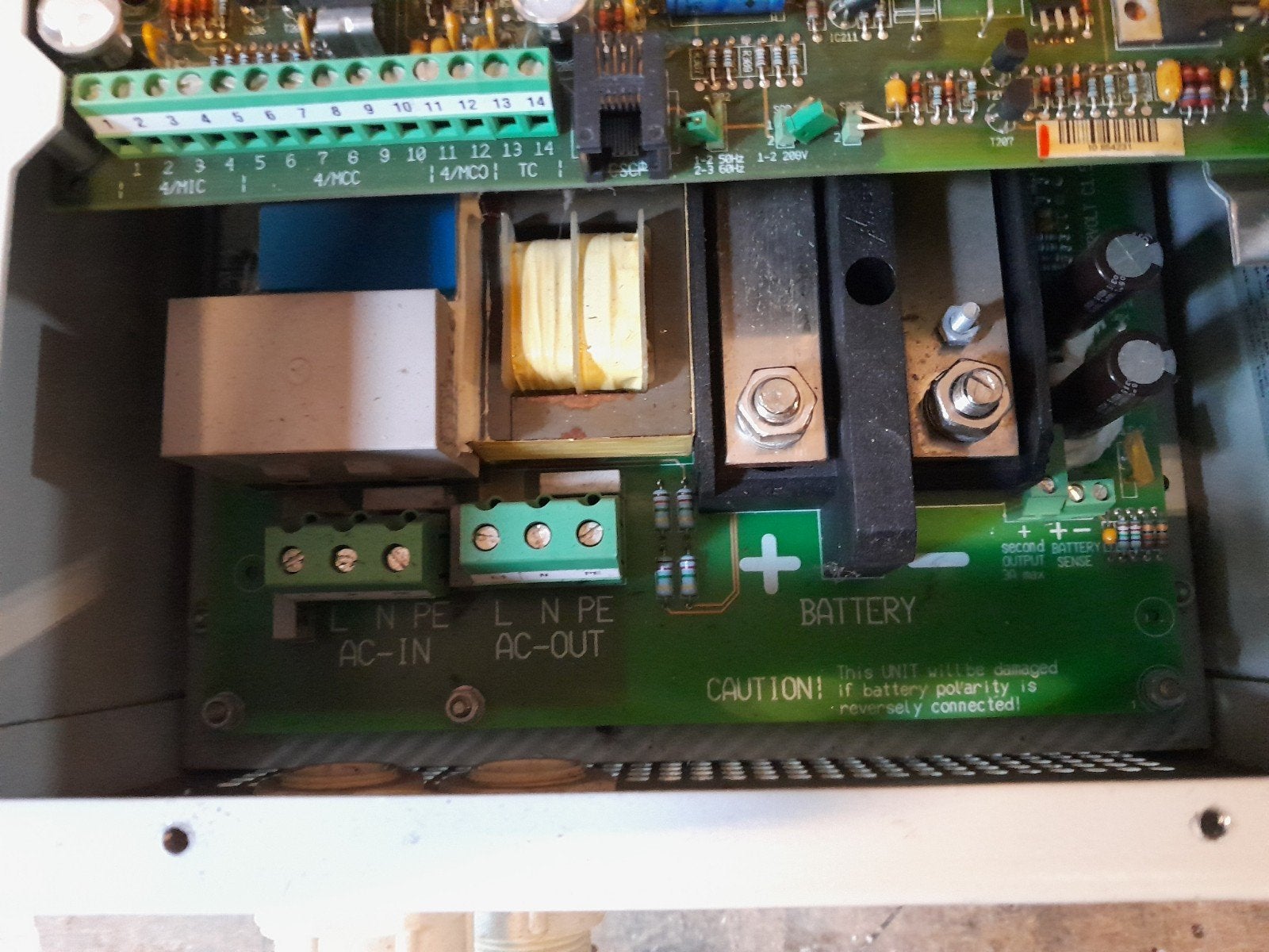 Foto 5 van Mastervolt sinusomvormer 12V - 220V