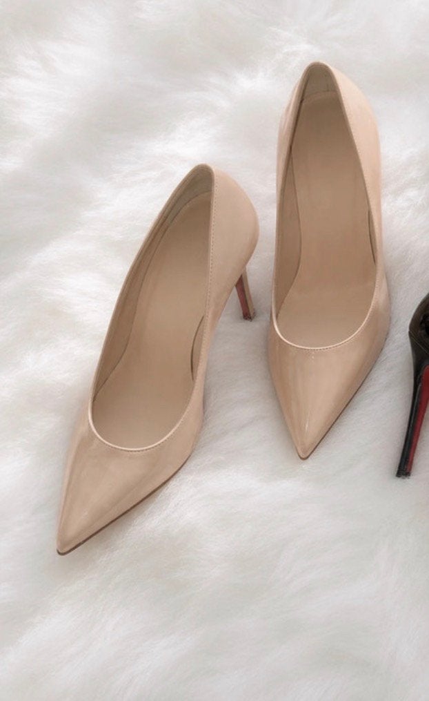 Louboutin hakken, maat 37 stiletto pumps, nude rood, Ophalen of Verzenden, Zo goed als nieuw, Rood, Schoenen