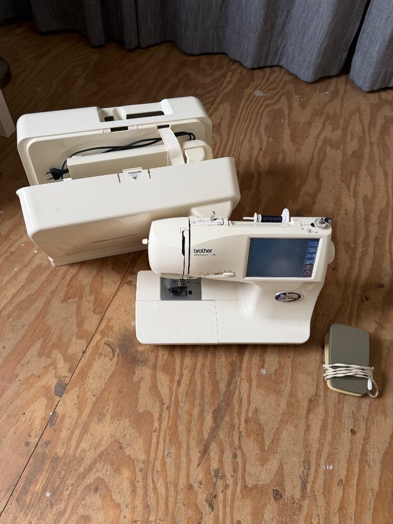 Naai borduurmachine, Ophalen, Zo goed als nieuw, Naaimachine, Brother