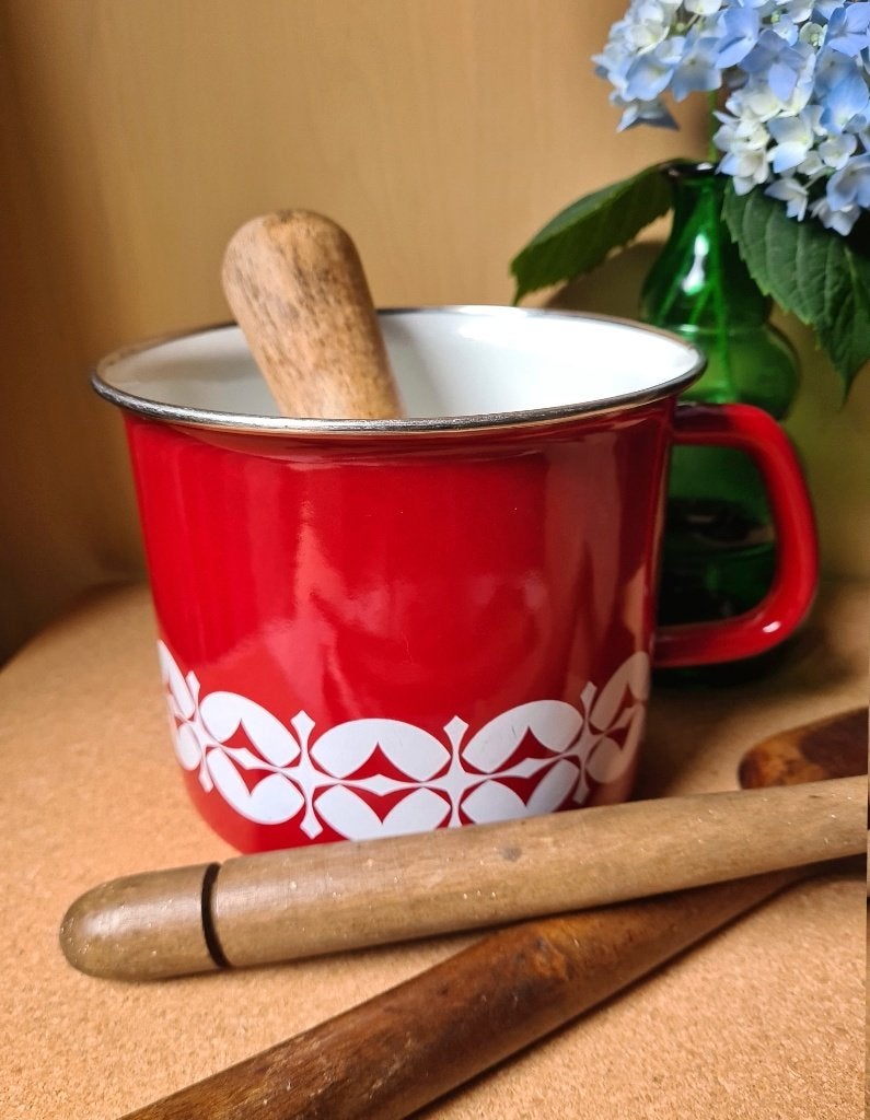Rood emaille pan | melkpan met witte versiering., Ophalen of Verzenden, Zo goed als nieuw, Overige materialen