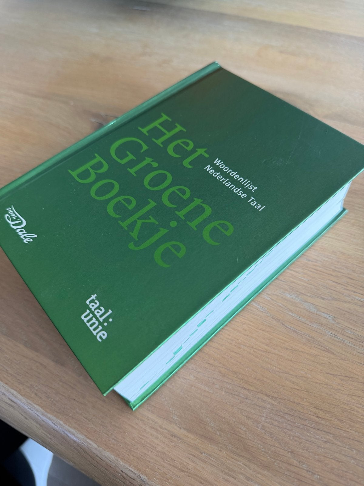 Het Groene Boekje - Woordenlijst Nederlandse Taal, Ophalen of Verzenden, Zo goed als nieuw, Van Dale, Nederlands