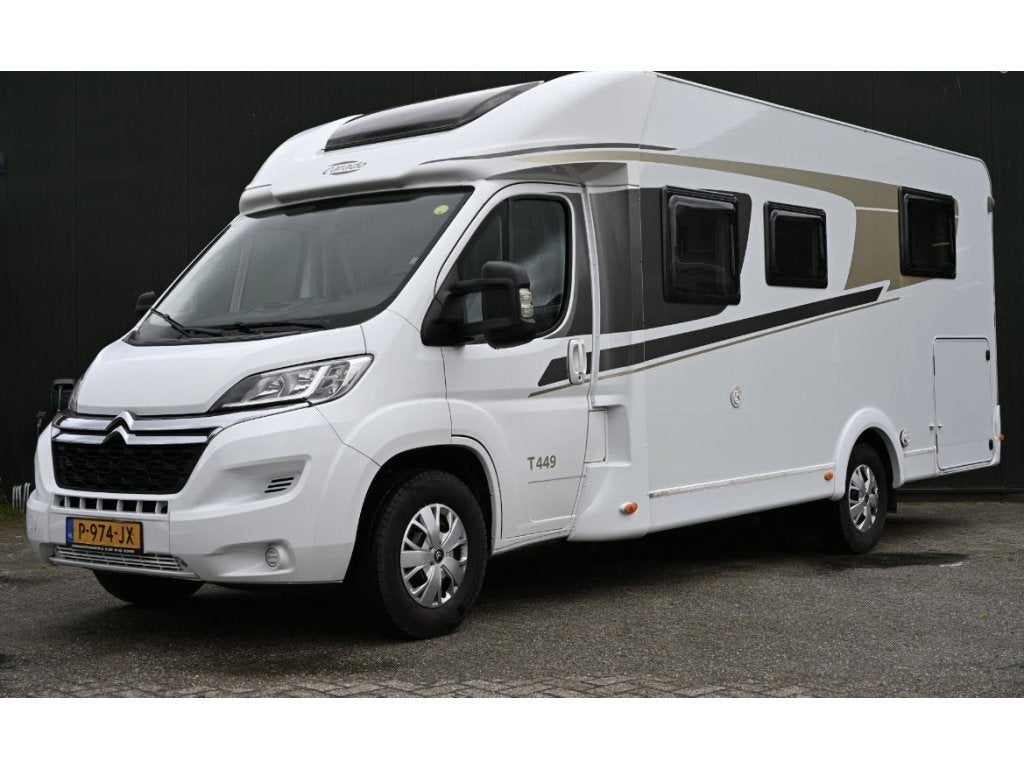 Carado t 449 (1063151), Caravans en Kamperen, Luifel, Kluisje, 7 tot 8 meter, Koelkast