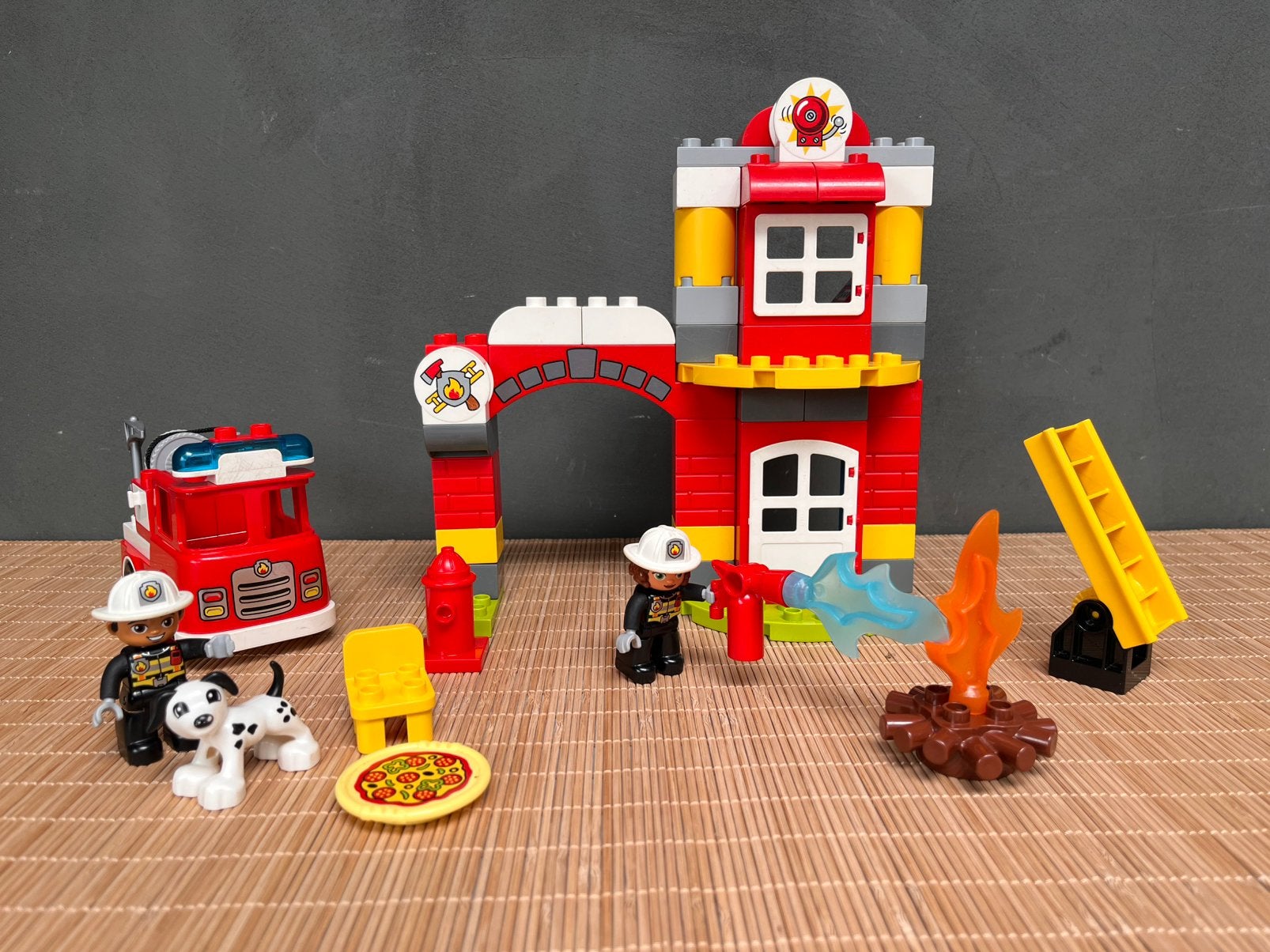 LEGO DUPLO 10903 – Brandweerkazerne, Ophalen of Verzenden, Duplo, Complete set, City