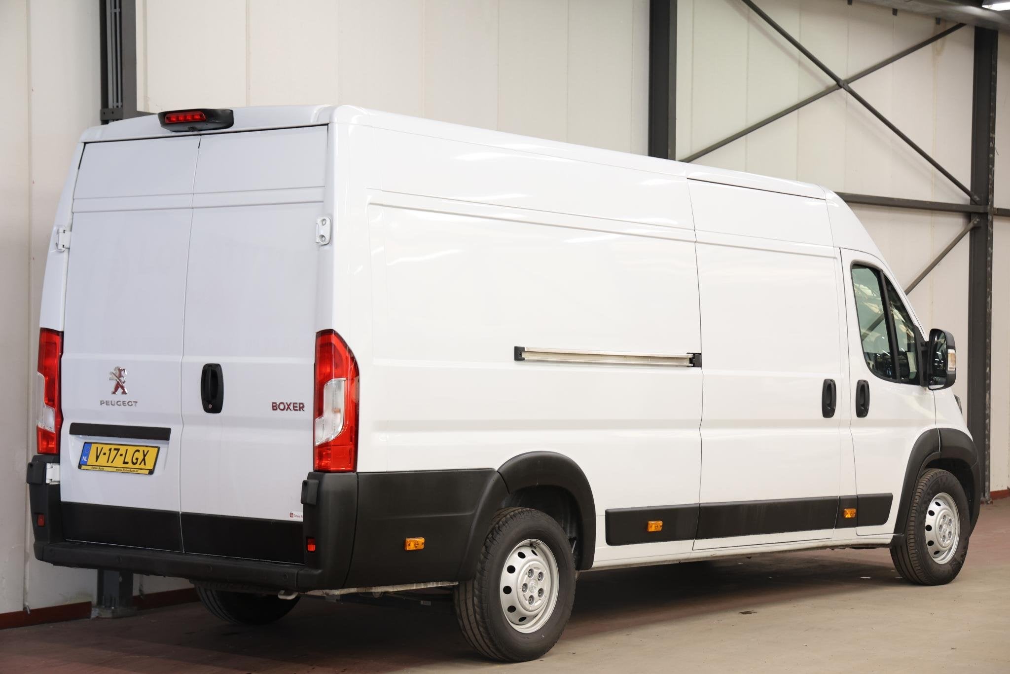 Peugeot Boxer 435 2.2 BlueHDi 140PK L4H2, Voorwielaandrijving, Stof, Gebruikt, Euro 6