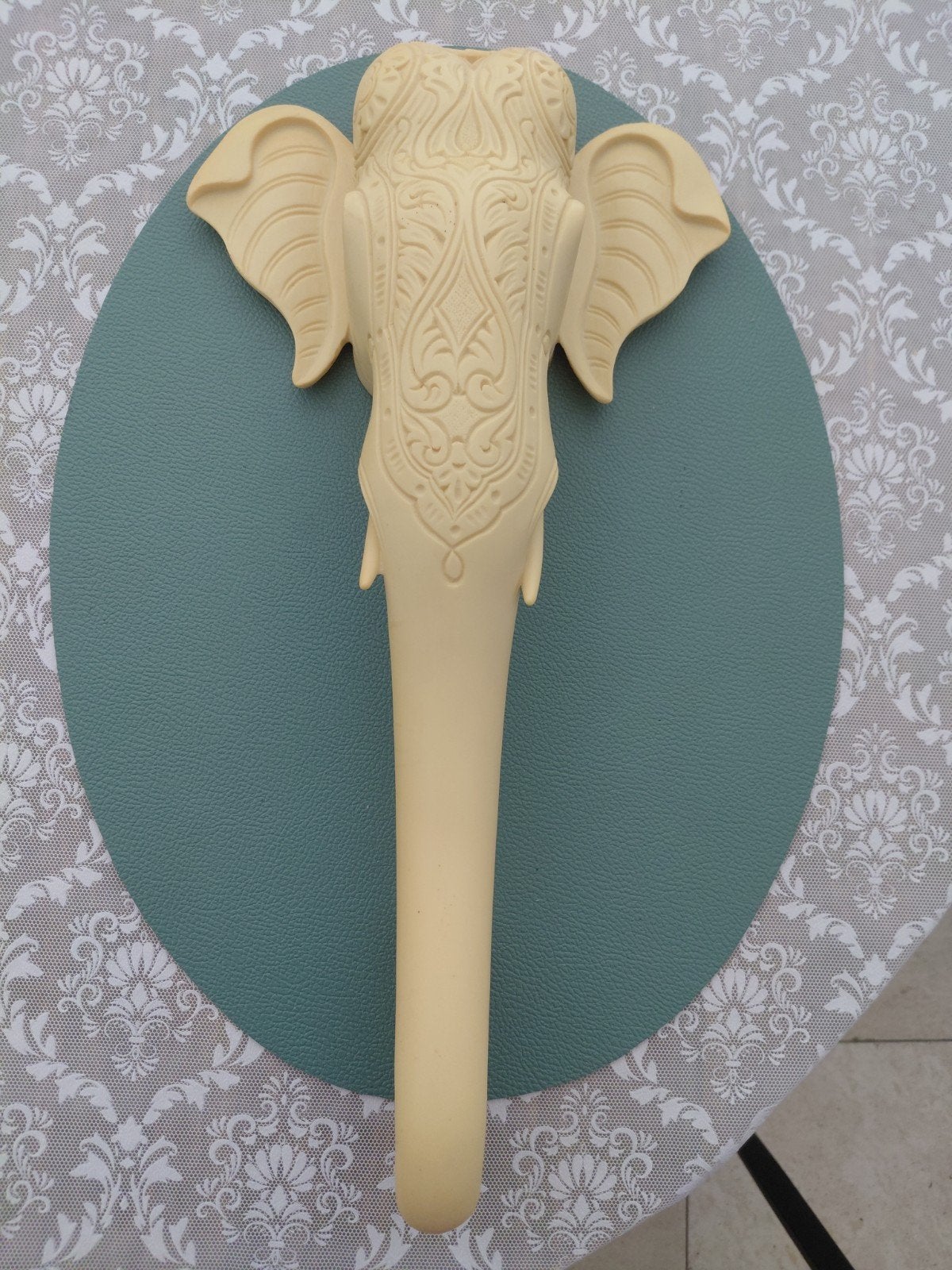Olifant met ananas in slurf met Indiase patronen, Verzamelen, Beelden en Beeldjes, Ophalen of Verzenden, Gebruikt, Dier