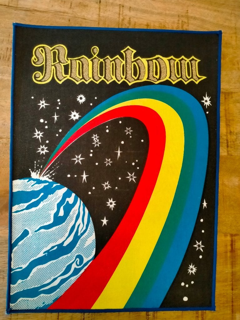 Rainbow down to earth muziek back patch backpatch metal, Verzamelen, Ophalen of Verzenden, Zo goed als nieuw, Kleding