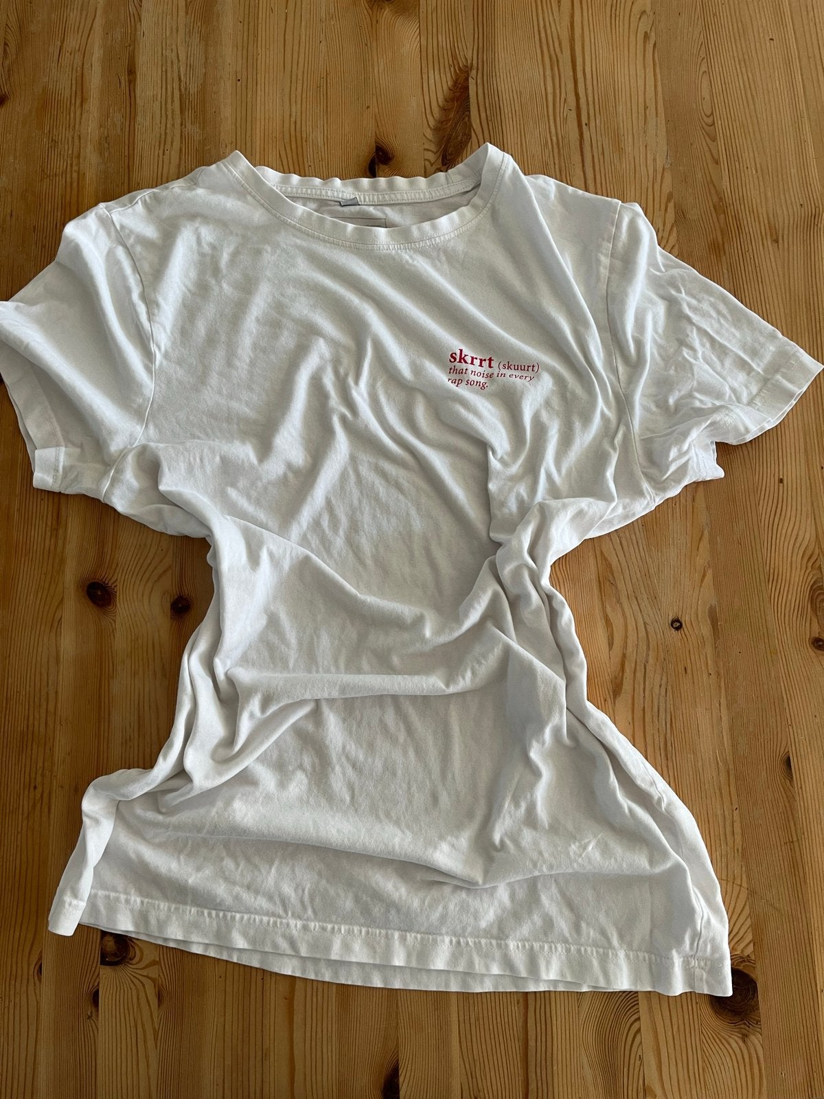 Missy Tee T-shirt 'skrrrt' wit, maat L, Kleding | Dames, Verzenden, Wit, Maat 42/44 (L), Korte mouw