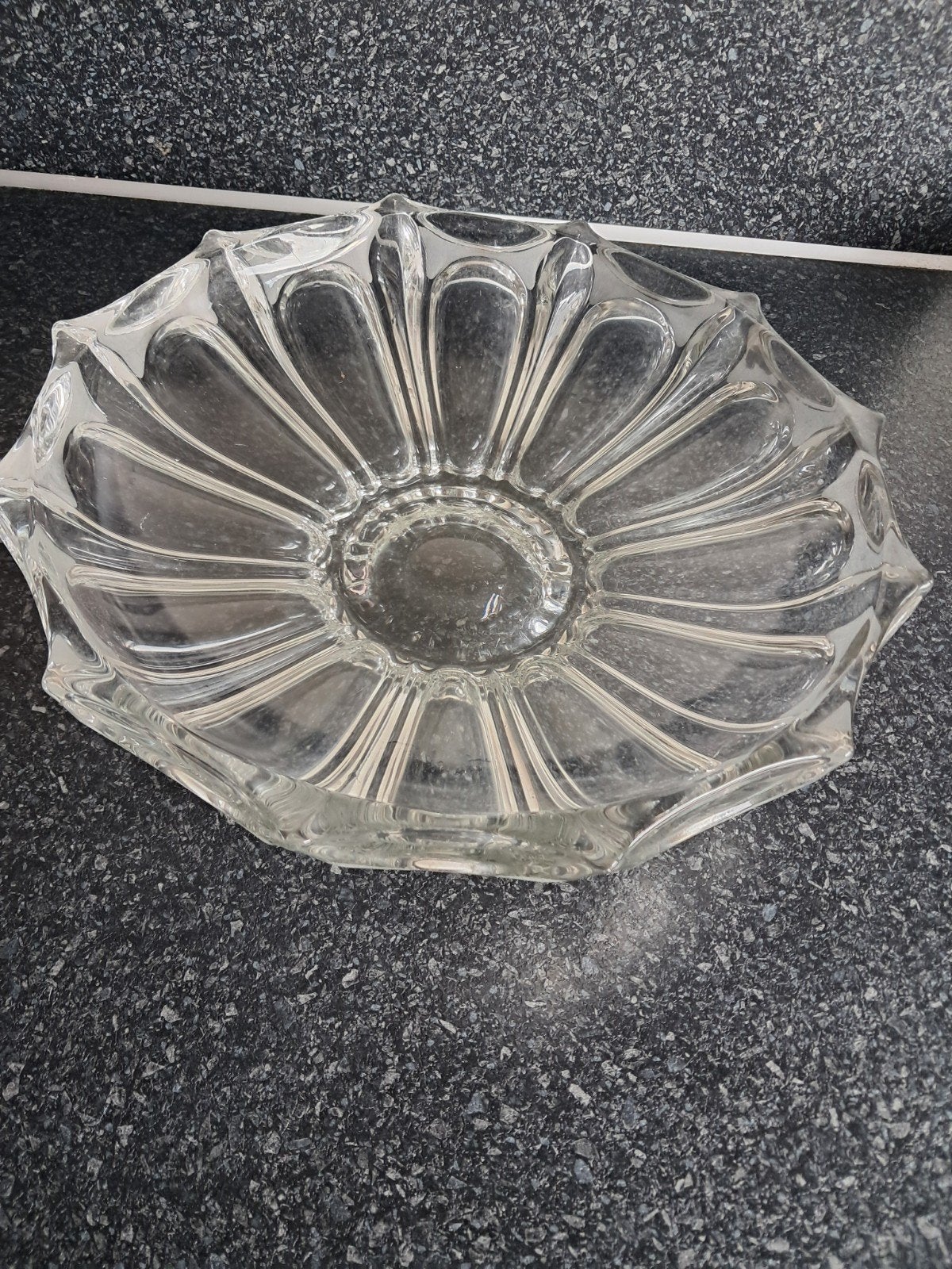grote zwareGlazen Schaal - Vintage Stijl doorsnee 32 cm, Antiek en Kunst, Ophalen of Verzenden