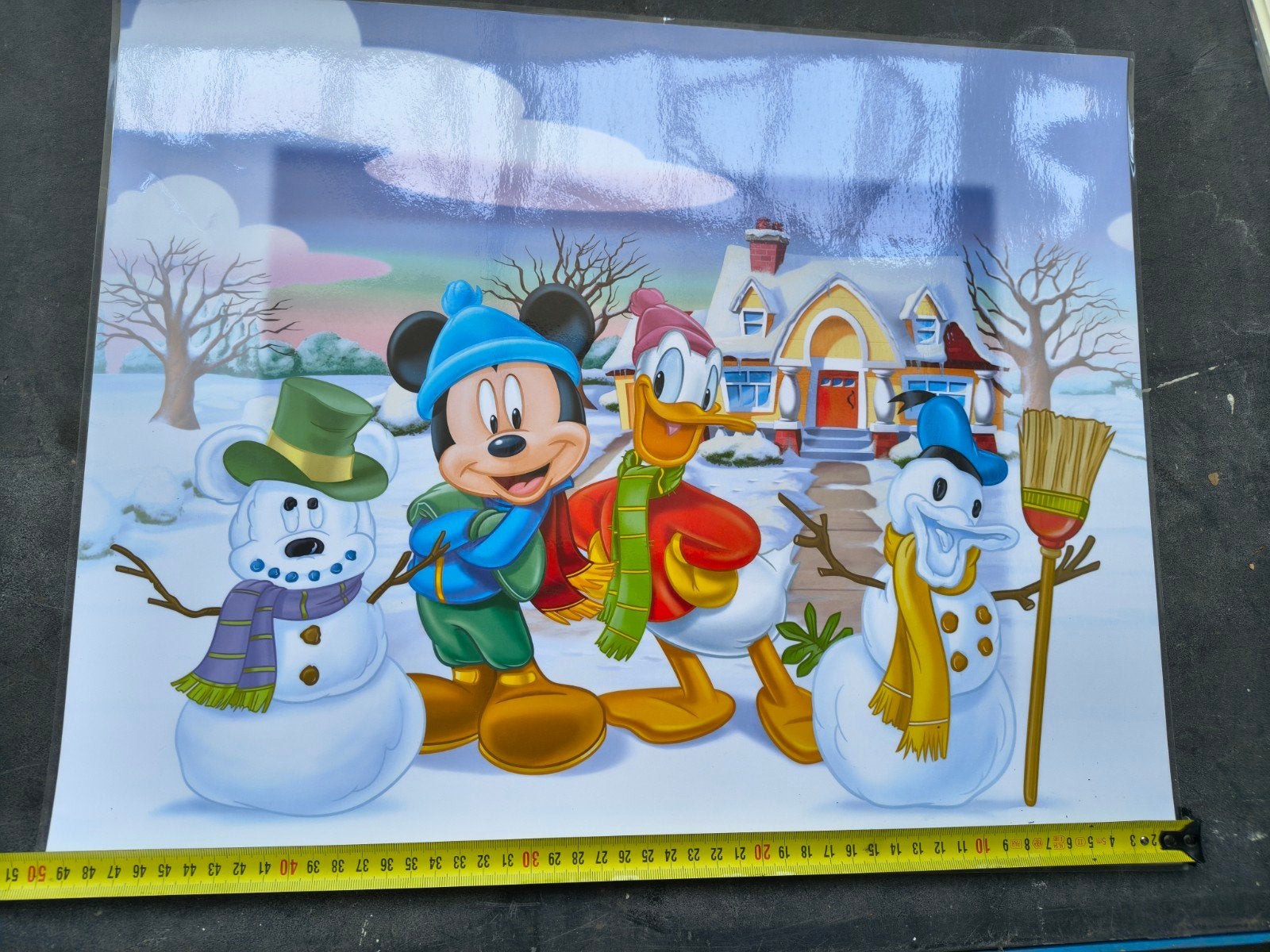 Gelamineerde print: Mickey, Donald en Sneeuwpoppen, Ophalen of Verzenden, Personages en Fantasiefiguren, Lithografie