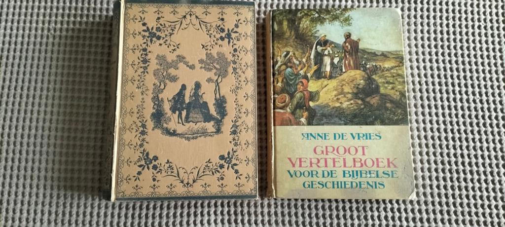 2 heel oude boeken., Ophalen of Verzenden