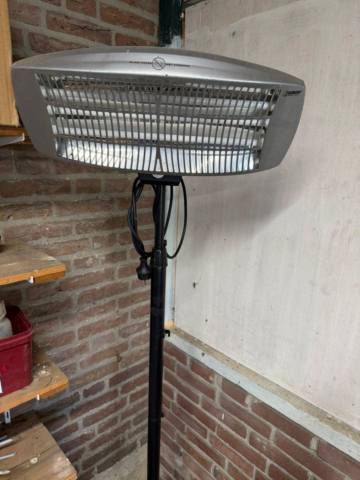 Terrasverwarmer stroom 2000watt max, Tuin en Terras, Terrasverwarmers, Draaibaar, Vloer, Nieuw, Ophalen