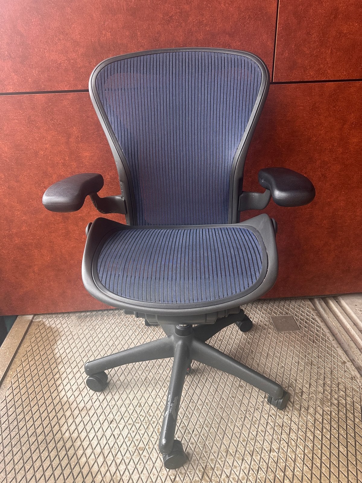 Herman Miller Aeron type B Bureaustoel - Gebruikt, Huis en Inrichting, Bureaustoelen, Ophalen, Gebruikt, Blauw, Bureaustoel