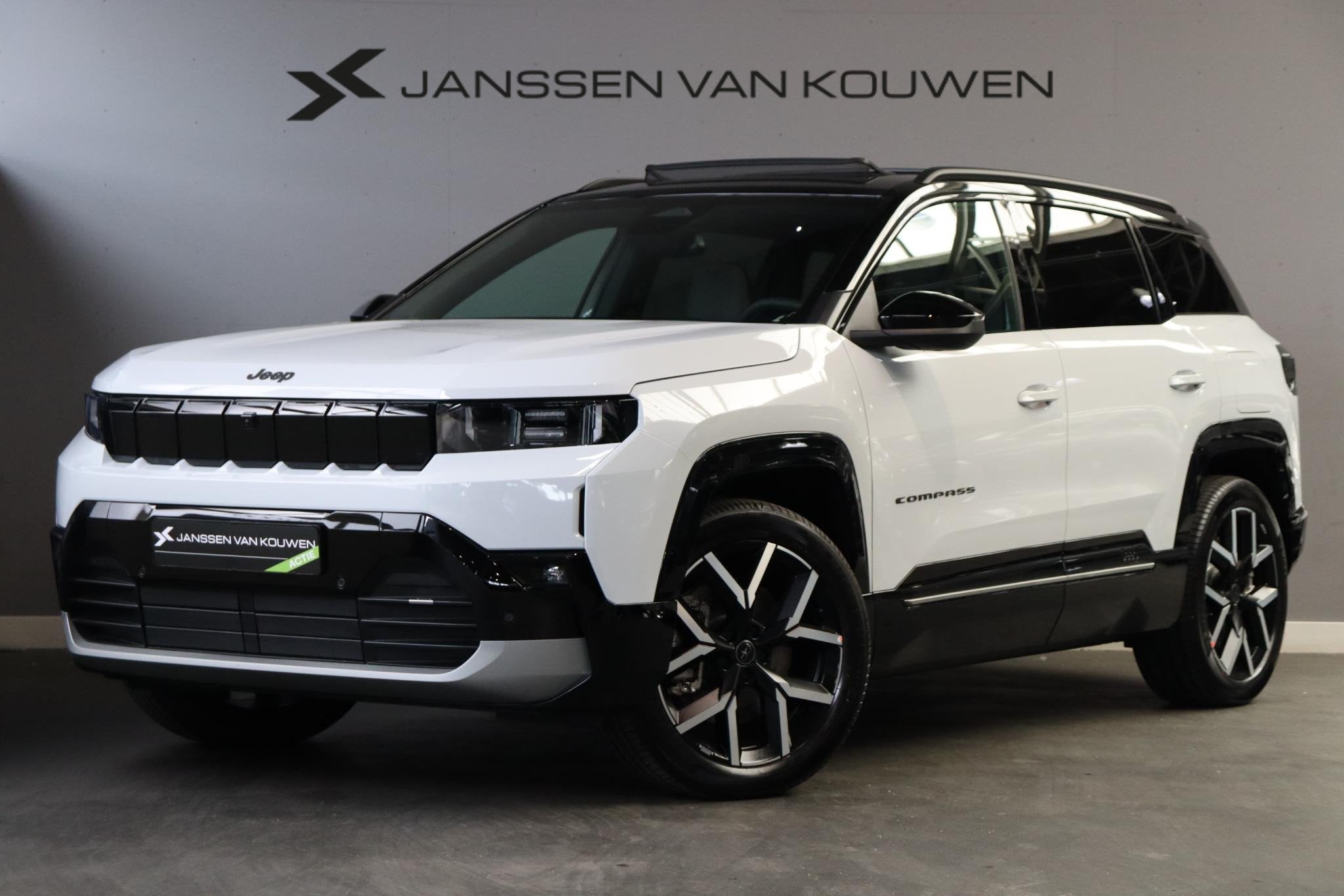 Jeep Compass First Edition 74 kWh Panoramadak / 1.9% financi, Auto's, 12 maanden, 213 pk, 31 min, Nieuw