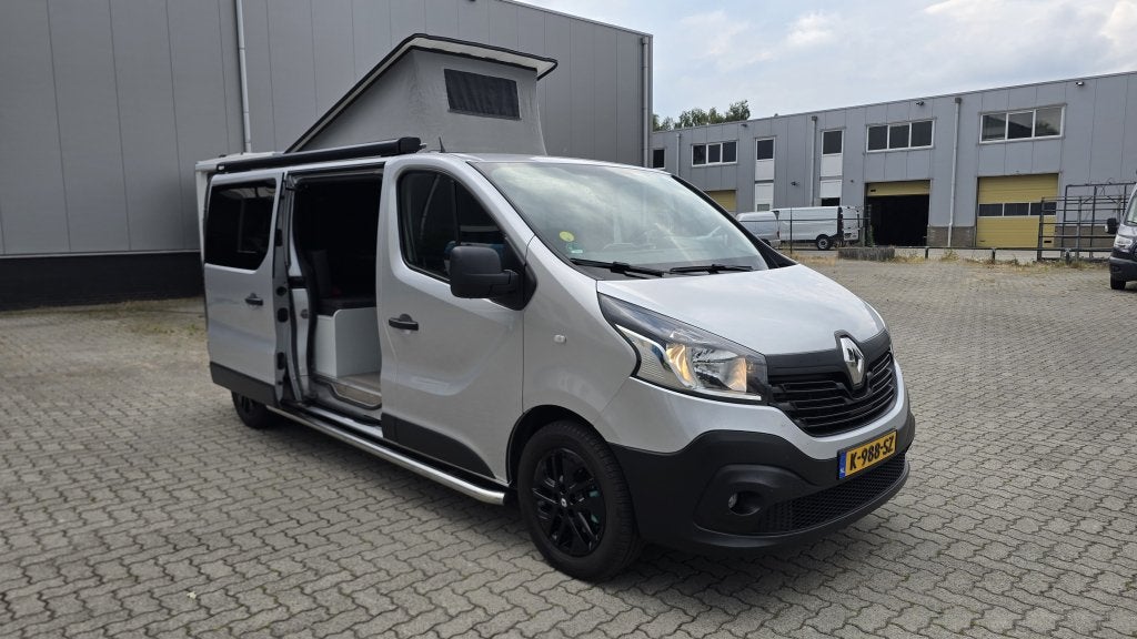 Renault Trafic met EURO 6 en Kampa aanbouwtent, Tot en met 2, Bedrijf, 5 tot 6 meter, 5 tot 6 meter