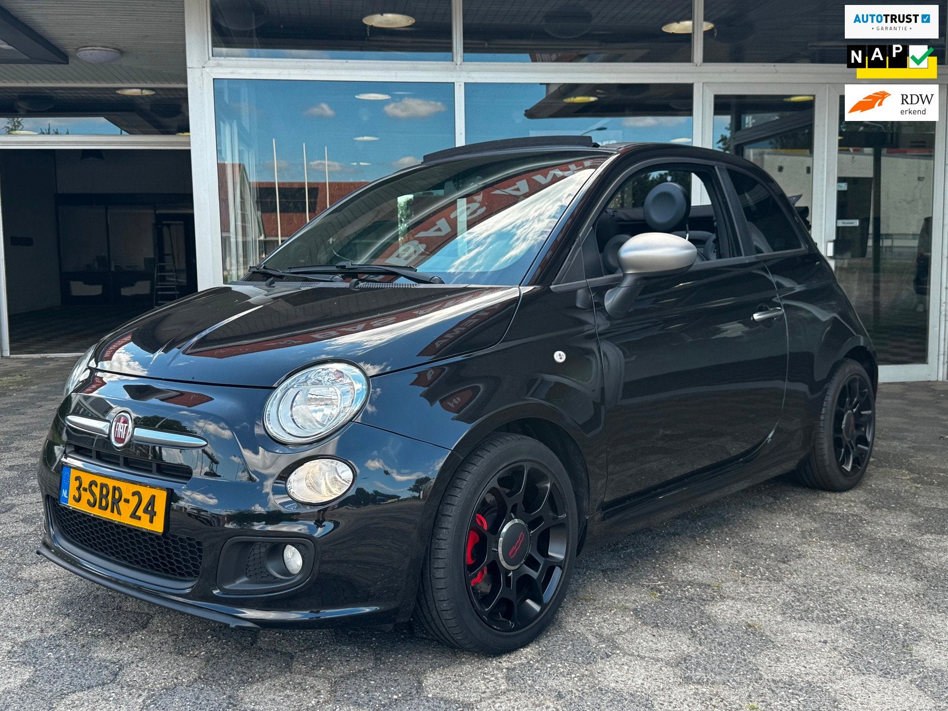 Fiat 500 C 0.9 TwinAir 500S Black Edition Lichtmetaal Airco, Auto's, Euro 5, 86 pk, Gebruikt, 31 €/maand