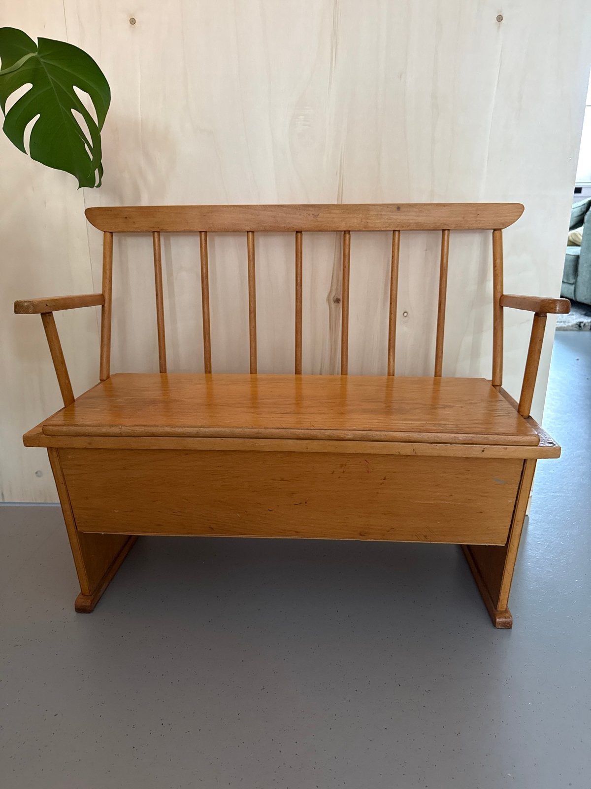 Vintage houten bankje met opbergruimte, Ophalen