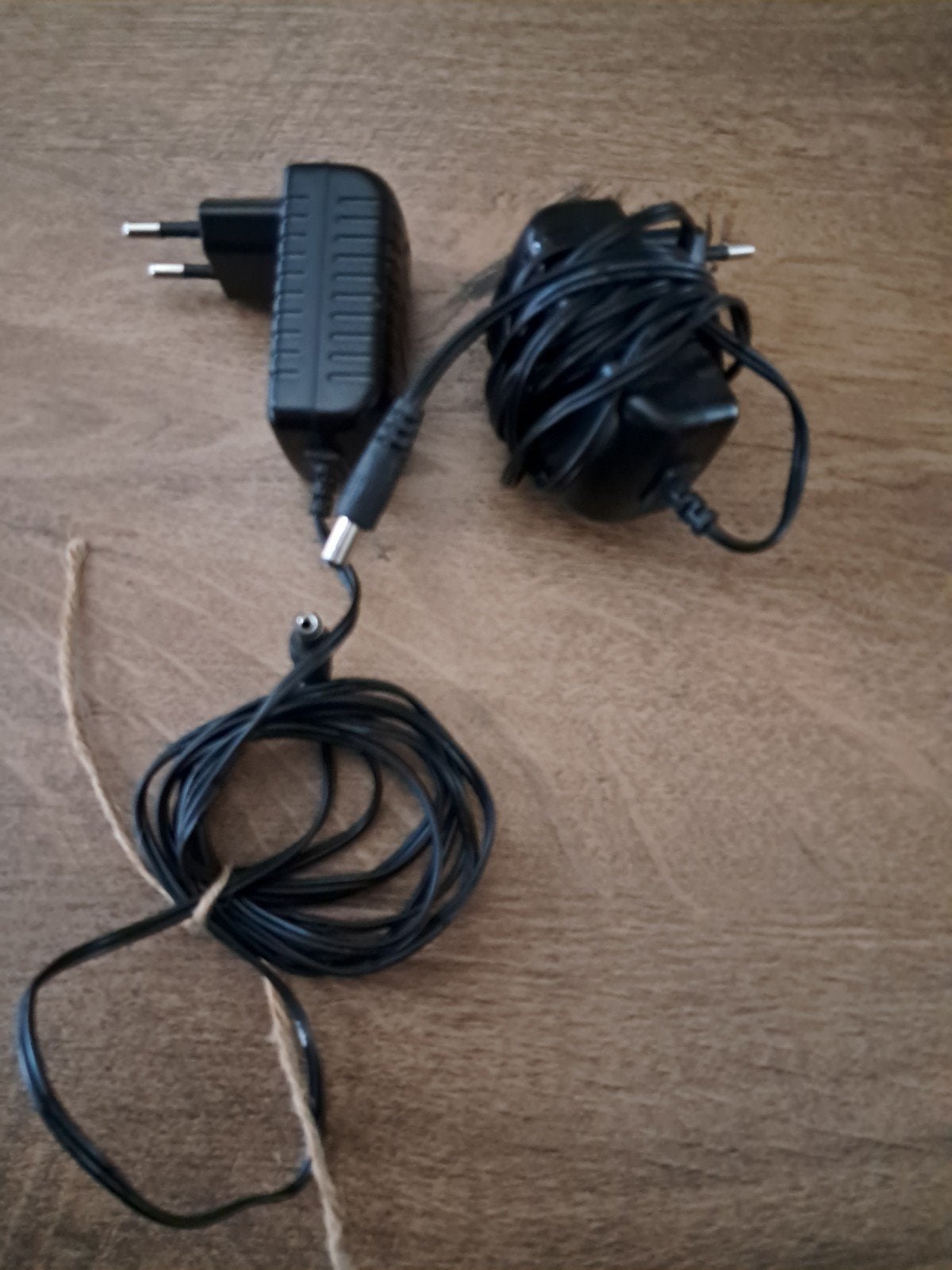 2 adapters vrouwtjes 3 volt, Ophalen
