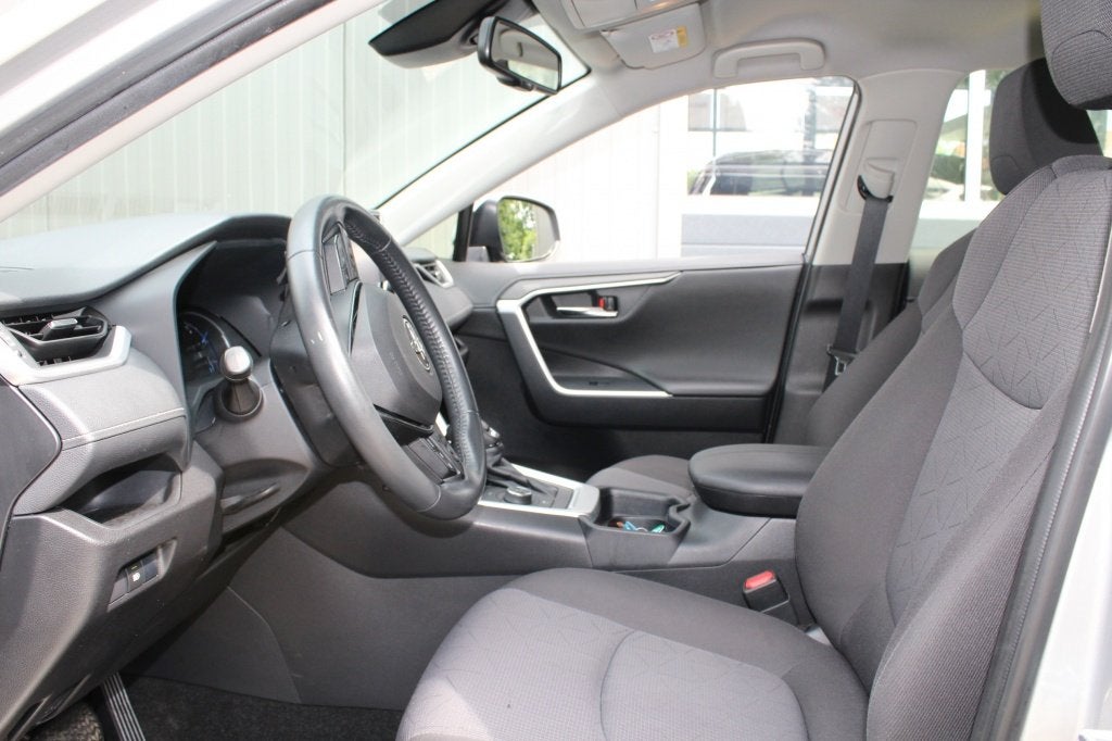 Toyota RAV4 2.5 Hybrid AWD / Trekhaak 1650kg / Android Apple, Auto's, Toyota, 12 maanden, Gebruikt, 4 cilinders, 1650 kg