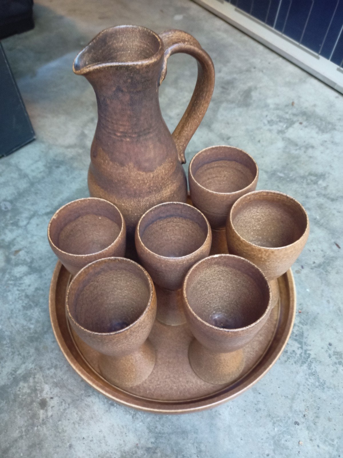 Vintage Aardewerk Karaf met 6 Bekers en Dienblad, Ophalen of Verzenden