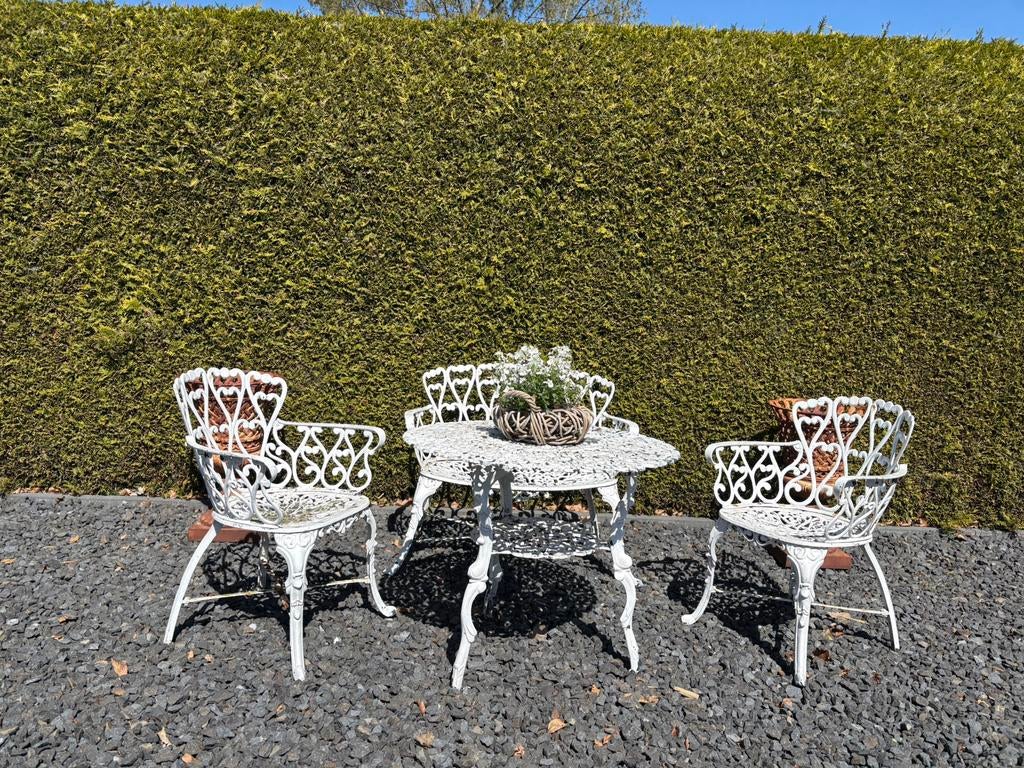 (Giet)ijzeren vintage bistrosetje bankje 2 stoelen en tafel, Tuin en Terras, Tuinstoelen, Ophalen, Gebruikt, Metaal