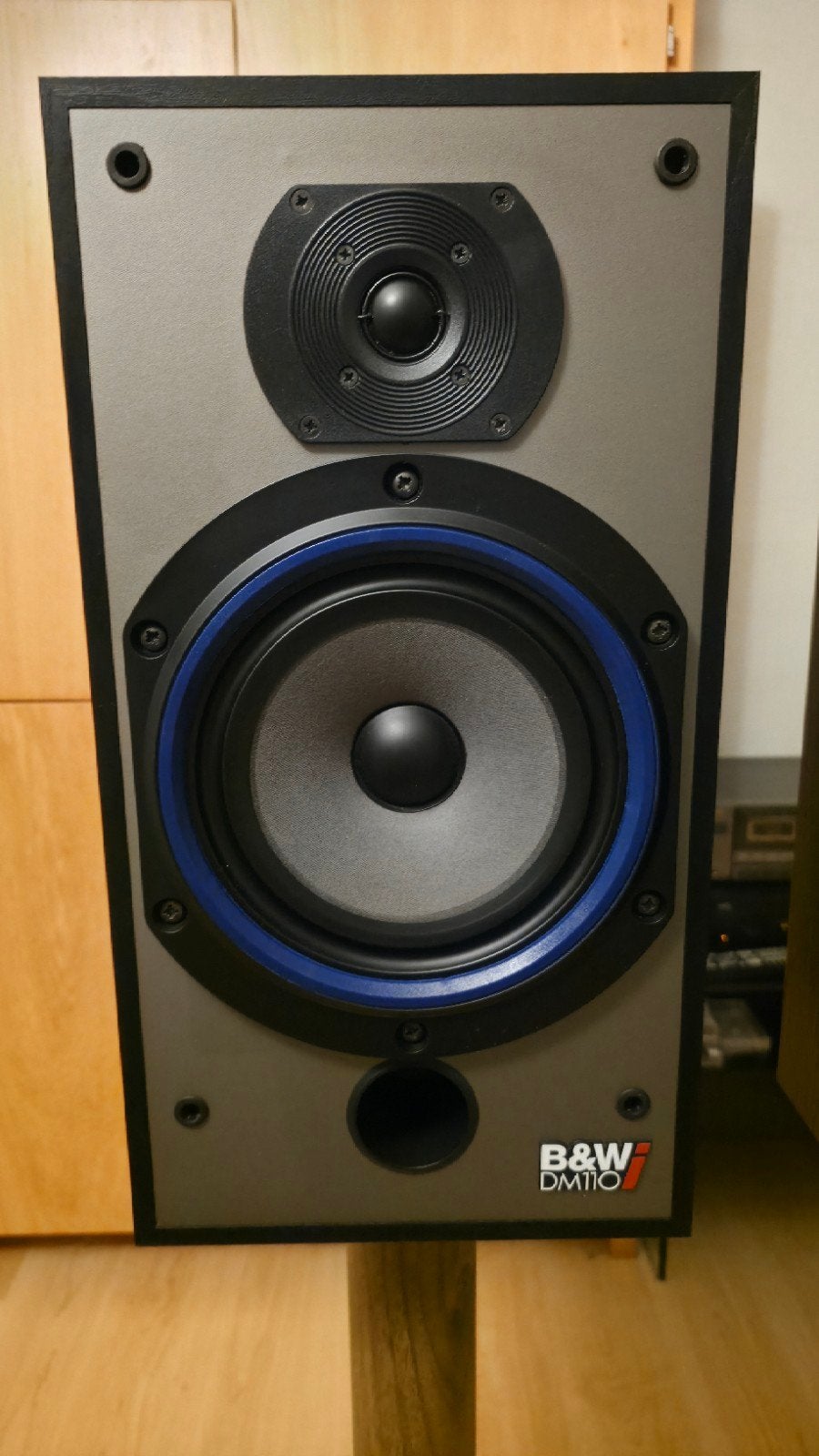 B&W DM 110i speakers zwart met Norstone Stylum 3 standaards, Audio, Tv en Foto, Luidsprekers, Ophalen, Inclusief standaarden, Zo goed als nieuw
