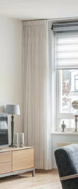 Vitrage creme/wit. 6 m breed , 2.55 hoog, Gebruikt, 255 cm, Ophalen of Verzenden, Lichtdoorlatend