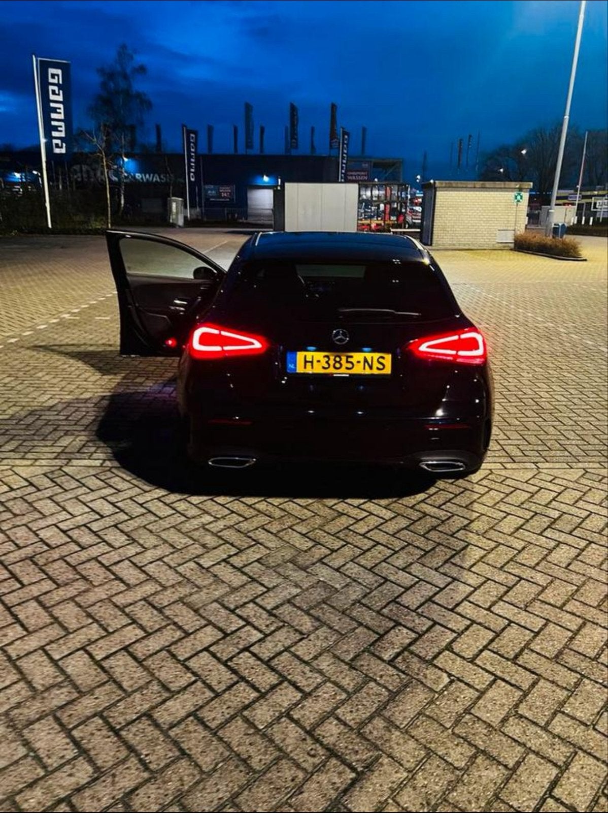 Mercedes-Benz A-Klasse  amg line A 160 109pk 2020 Zwart, Auto's, Mercedes-Benz, Voorwielaandrijving, 4 cilinders, Zwart, Origineel Nederlands