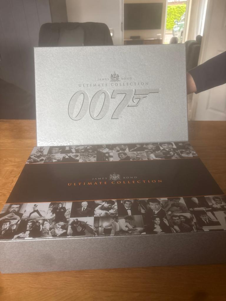 James Bond Ultimate Collection Box - Eerste 20 Films, Cd's en Dvd's, Boxset, Actie, Ophalen of Verzenden, Zo goed als nieuw