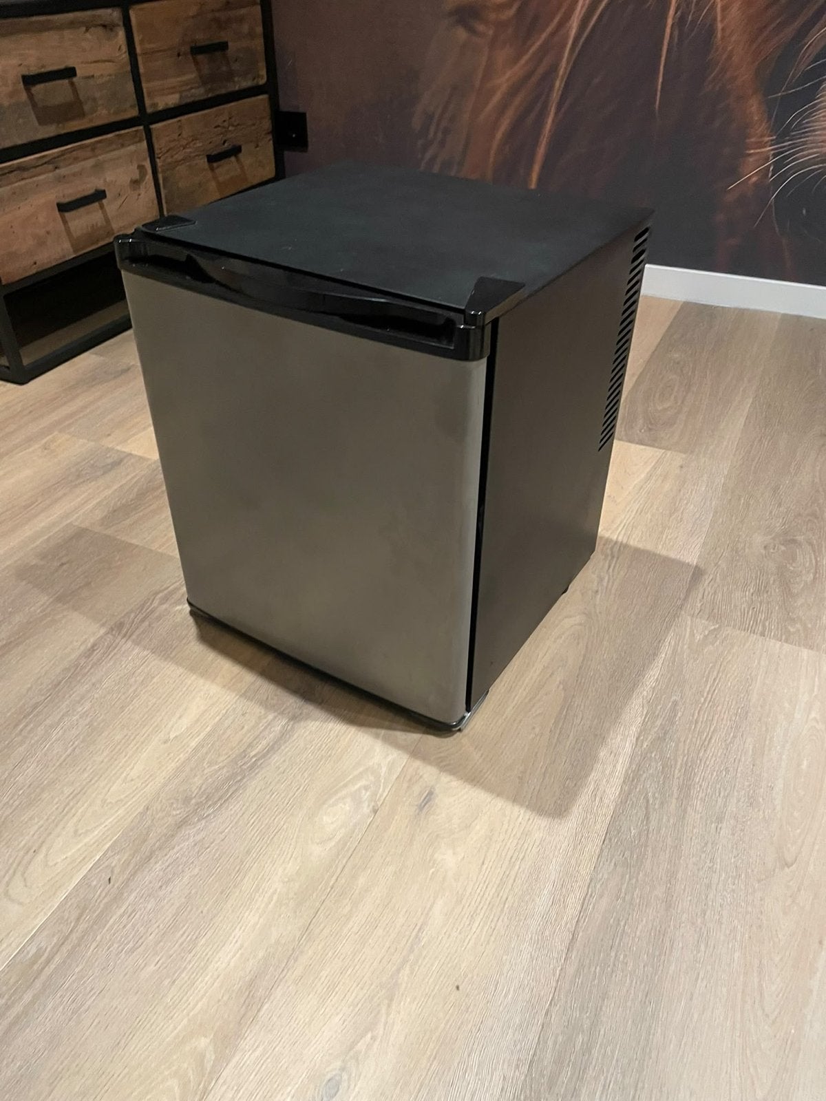 Compacte mini koelkast - Ideaal voor kleine ruimtes, Ophalen, Minder dan 75 liter, Zonder vriesvak, Gebruikt