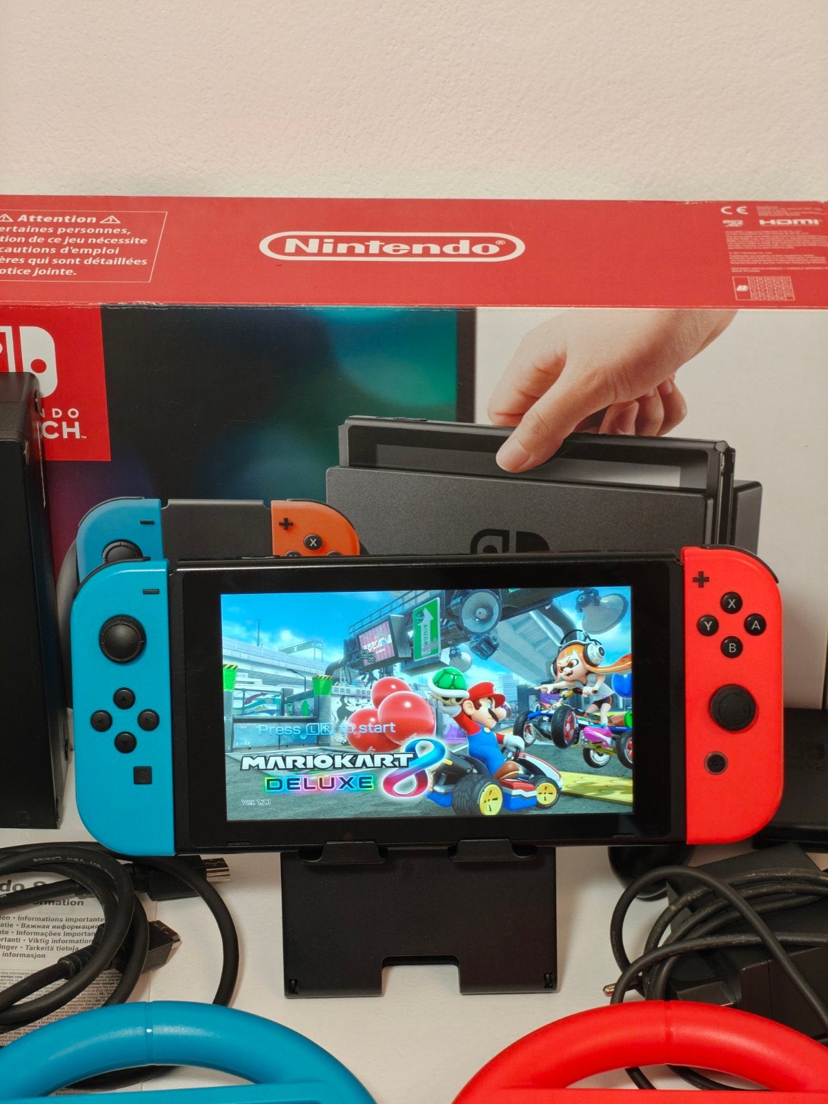 Foto 3 van Nintendo Switch met Mario Kart 8 Deluxe