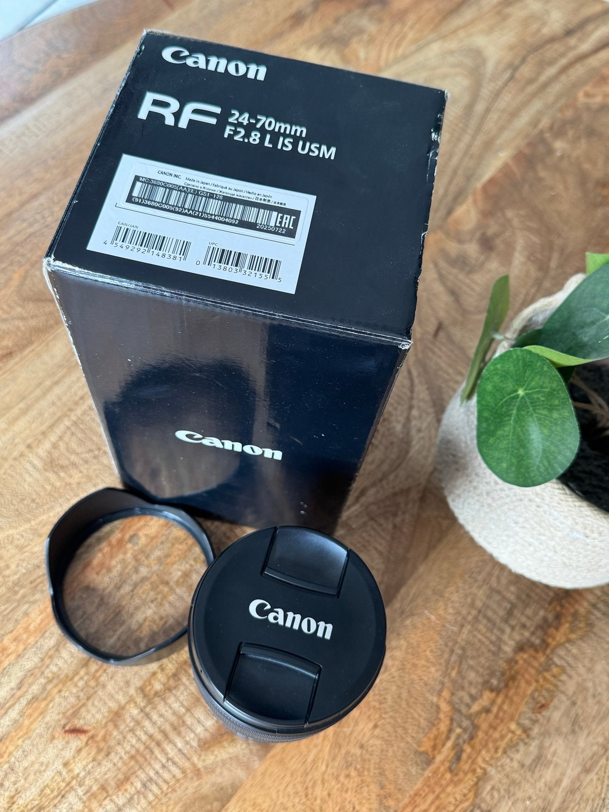 Canon RF 24-70mm F2.8 L IS USM - ZGAN met garantie & factuur, Audio, Tv en Foto, Fotografie | Lenzen en Objectieven, Ophalen, Zo goed als nieuw