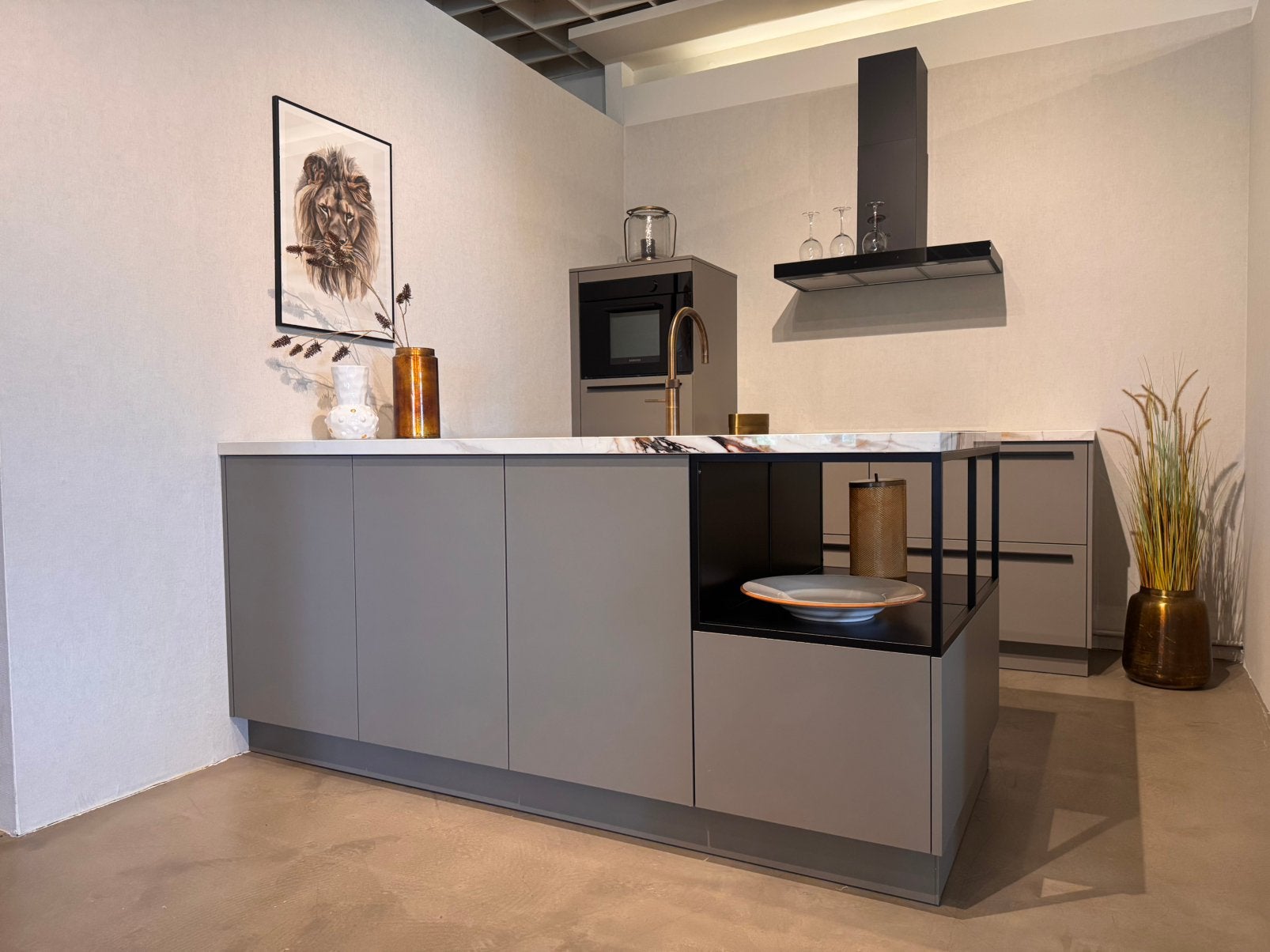Showroomkeuken Ariane | kookeiland | 233x96+227 | compleet, Huis en Inrichting, Keuken | Complete keukens, Ophalen, Overige typen