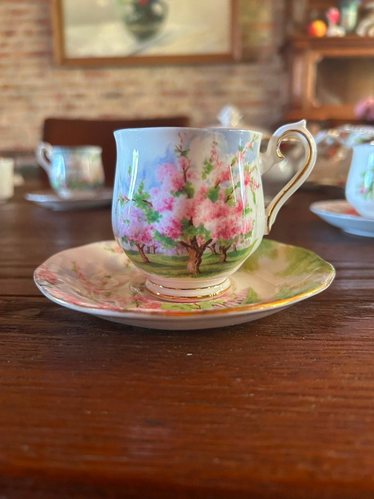 Vintage theekopje met bloesemdecoratie, Ophalen of Verzenden