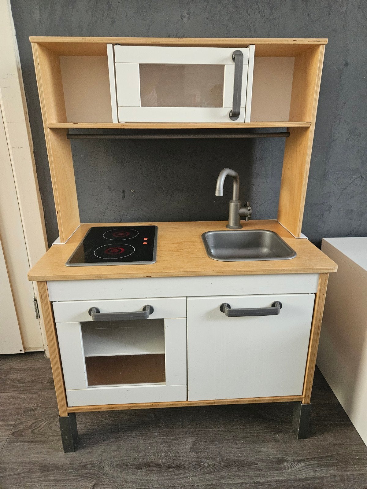 IKEA DUKTIG Speelkeuken met magnetron en kookplaat, Ophalen, Gebruikt, Jongen of Meisje