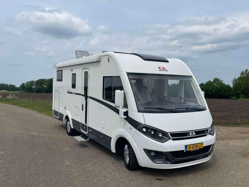 Fraaie Adria Sonic 700sl lengtebedden 2013 50dkm, Integraal, Ringverwarming, Fiat, 7 tot 8 meter